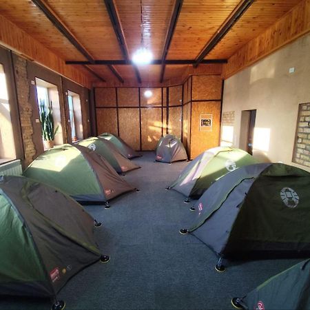 Urban Monkey Tent Hostel & Bar 카라콜 외부 사진