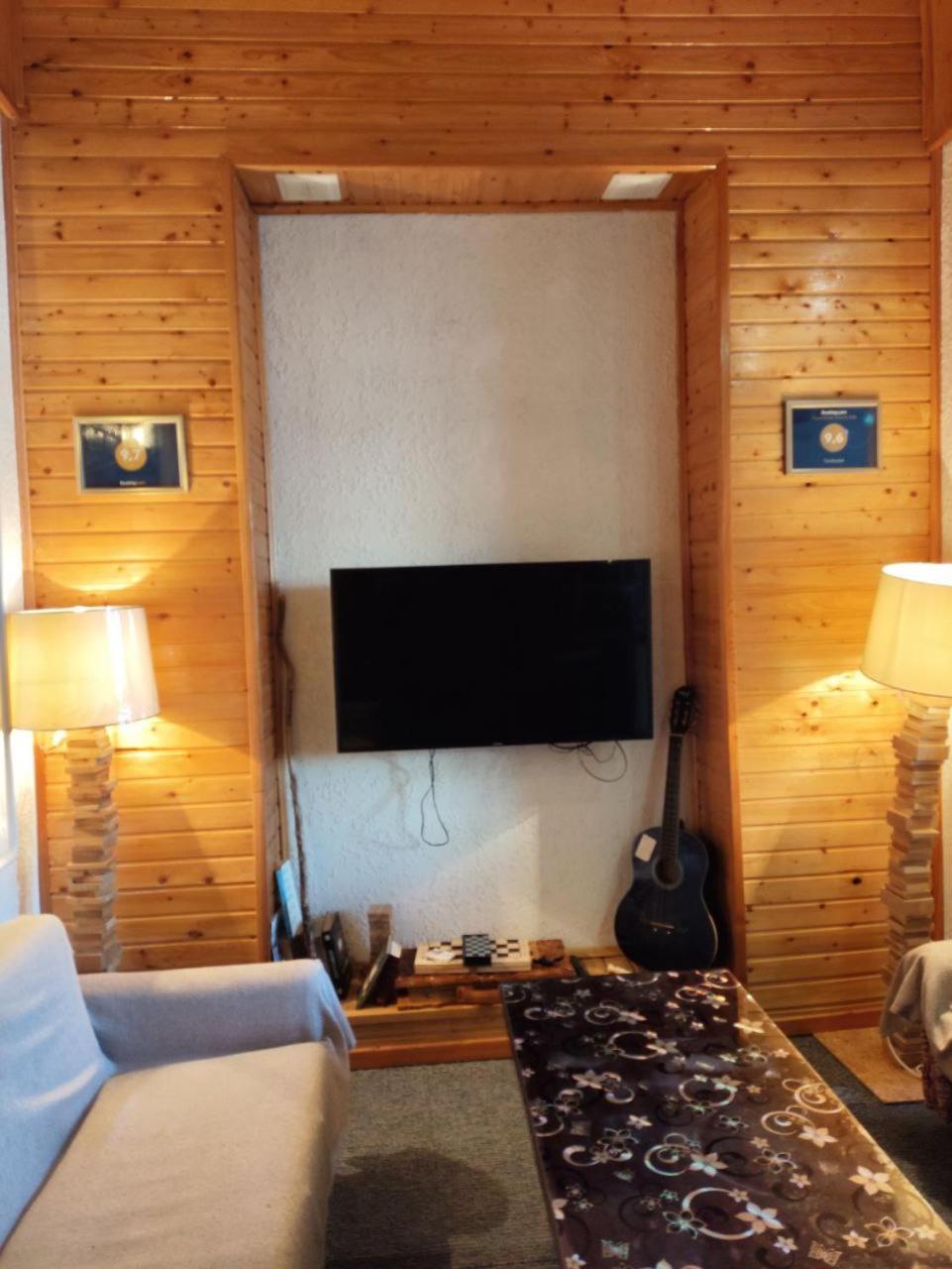 Urban Monkey Tent Hostel & Bar 카라콜 외부 사진