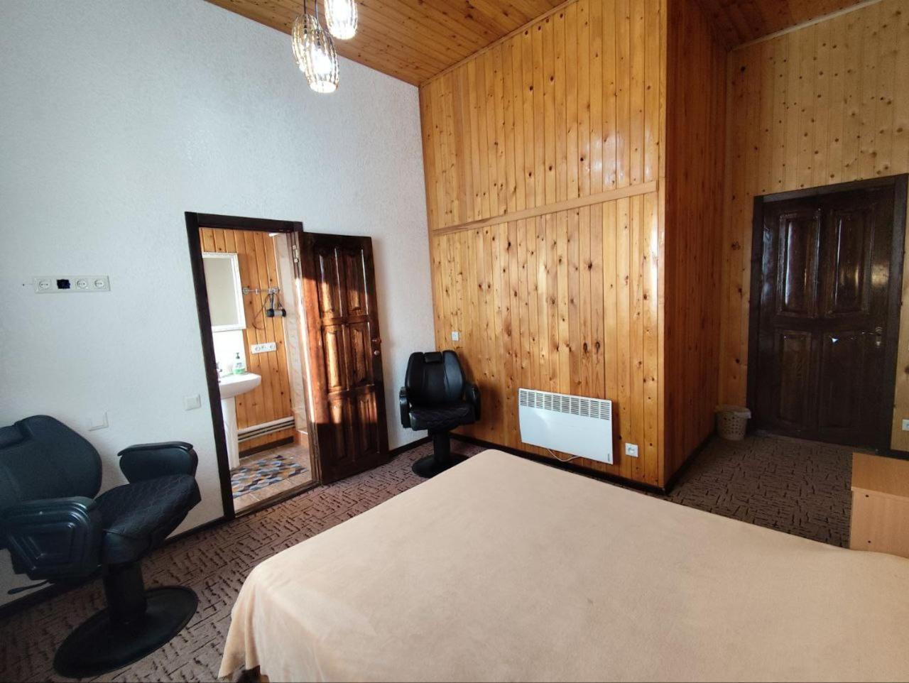 Urban Monkey Tent Hostel & Bar 카라콜 외부 사진