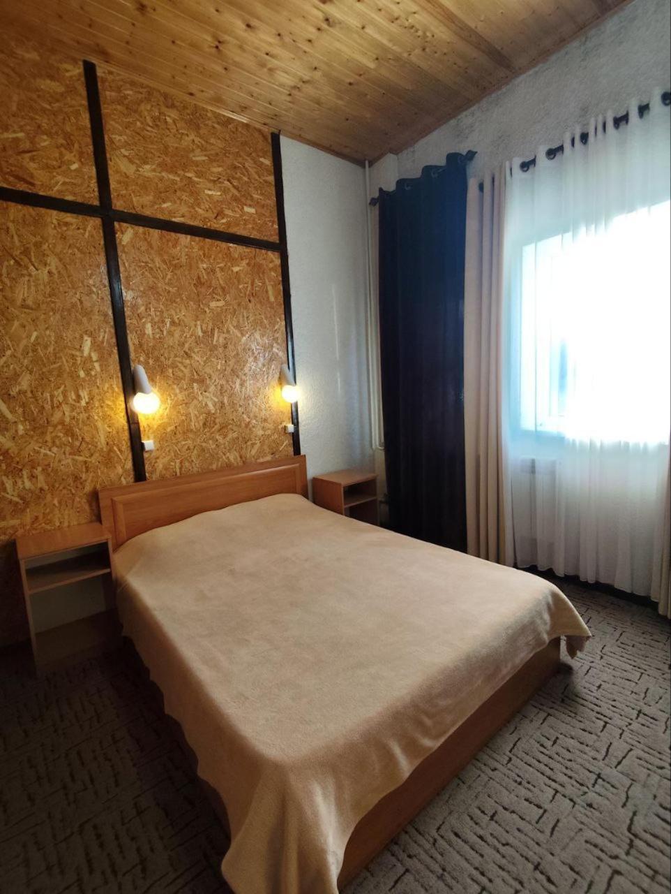 Urban Monkey Tent Hostel & Bar 카라콜 외부 사진